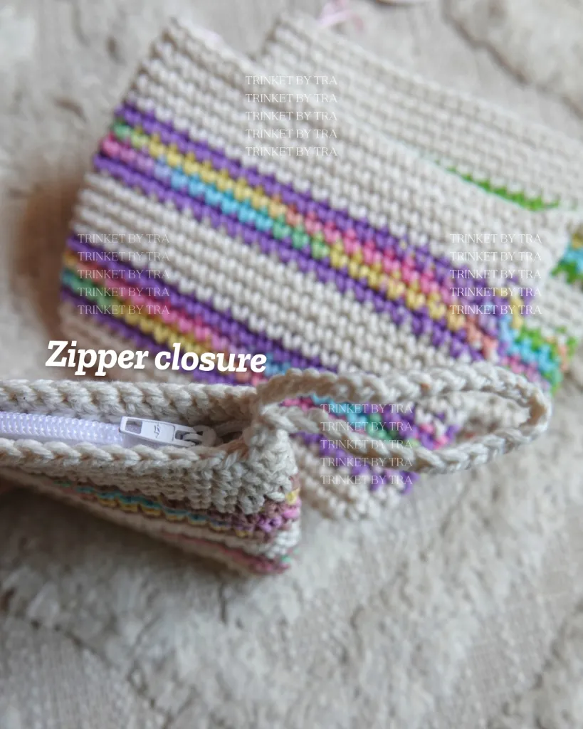 Card pouch details 3.webp