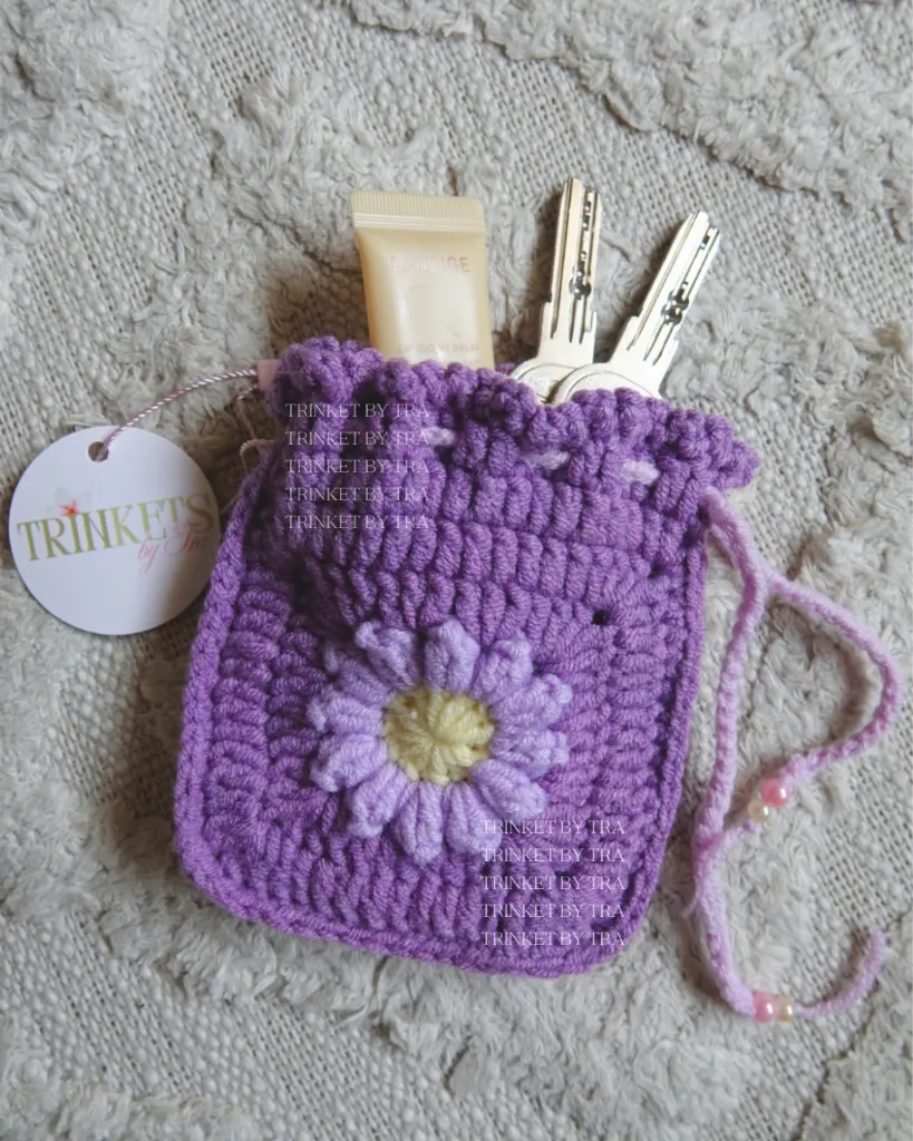 Daisy pouch use 1.webp