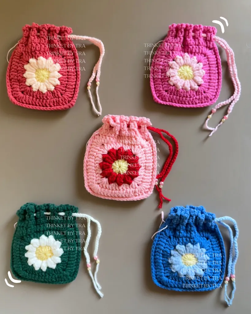 Daisy pouch all 4.webp