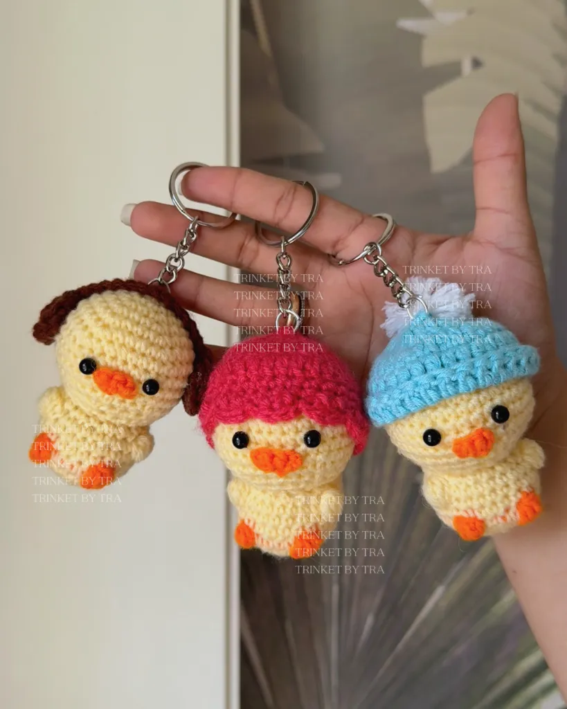 Duckling keychain all.webp