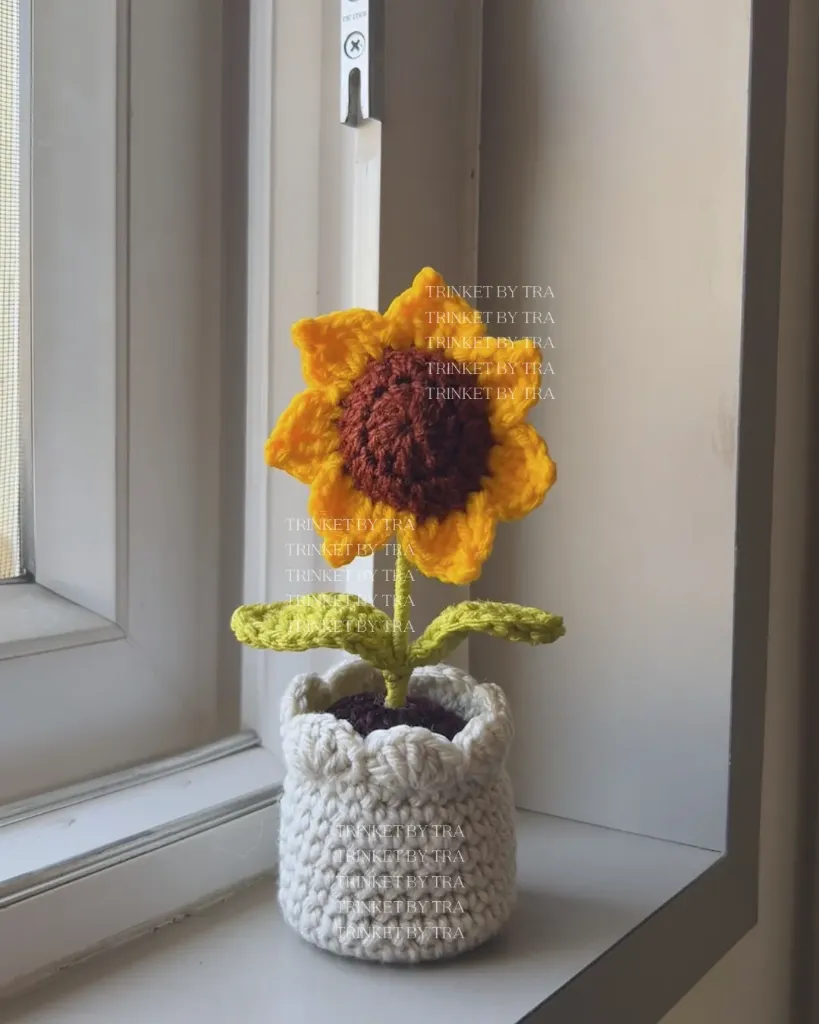 Sunflower pot (Wool)