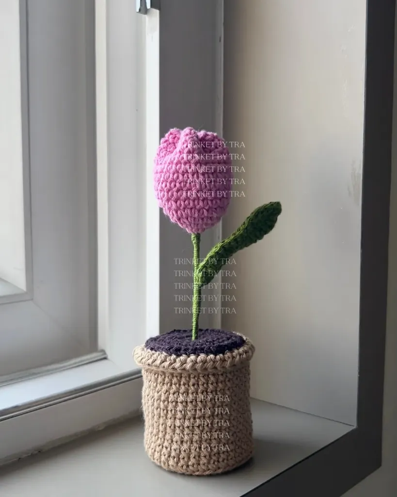 Closed tulip pot (Baby pink)