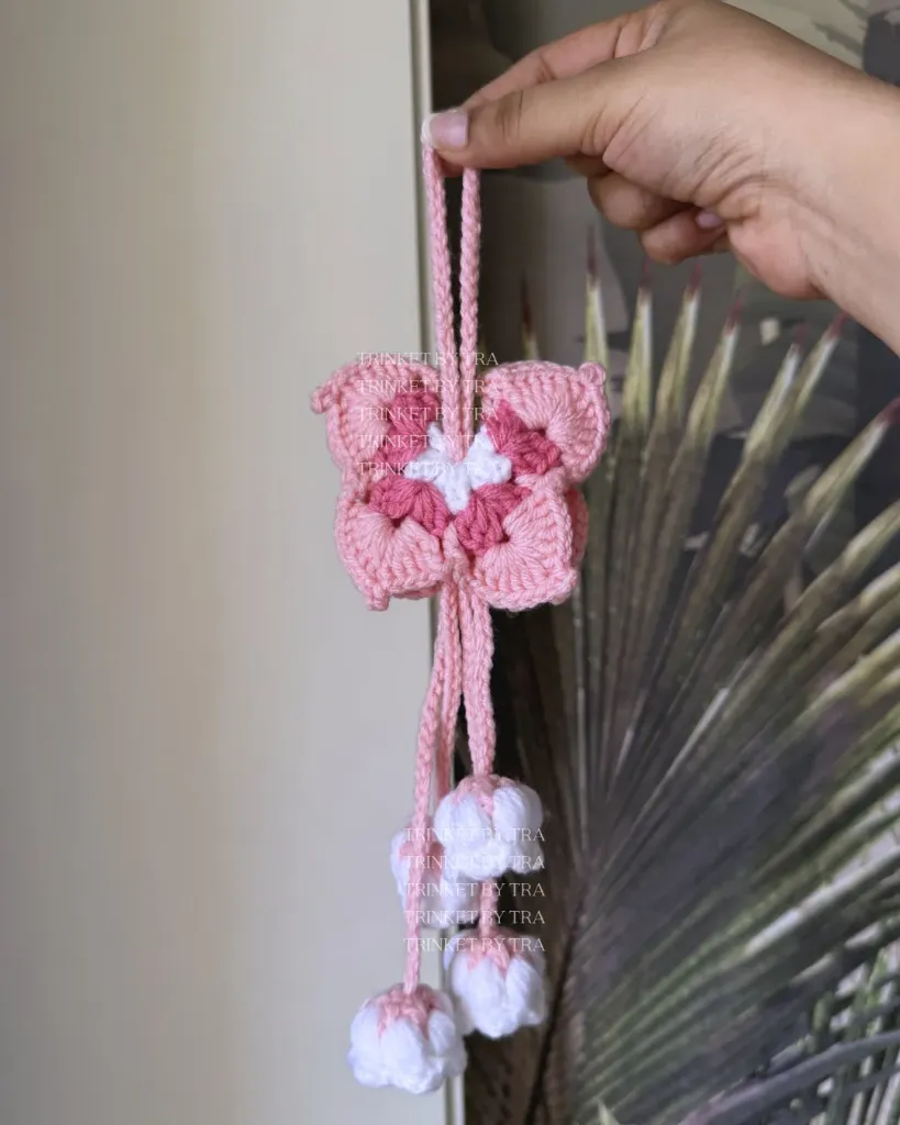 Butterfly hanging (Baby pink)