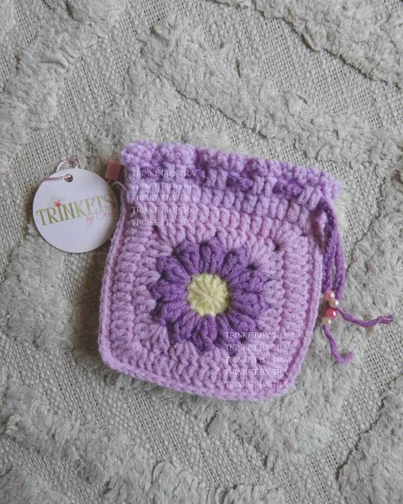 Daisy drawstring pouch (Lilac Whisper)