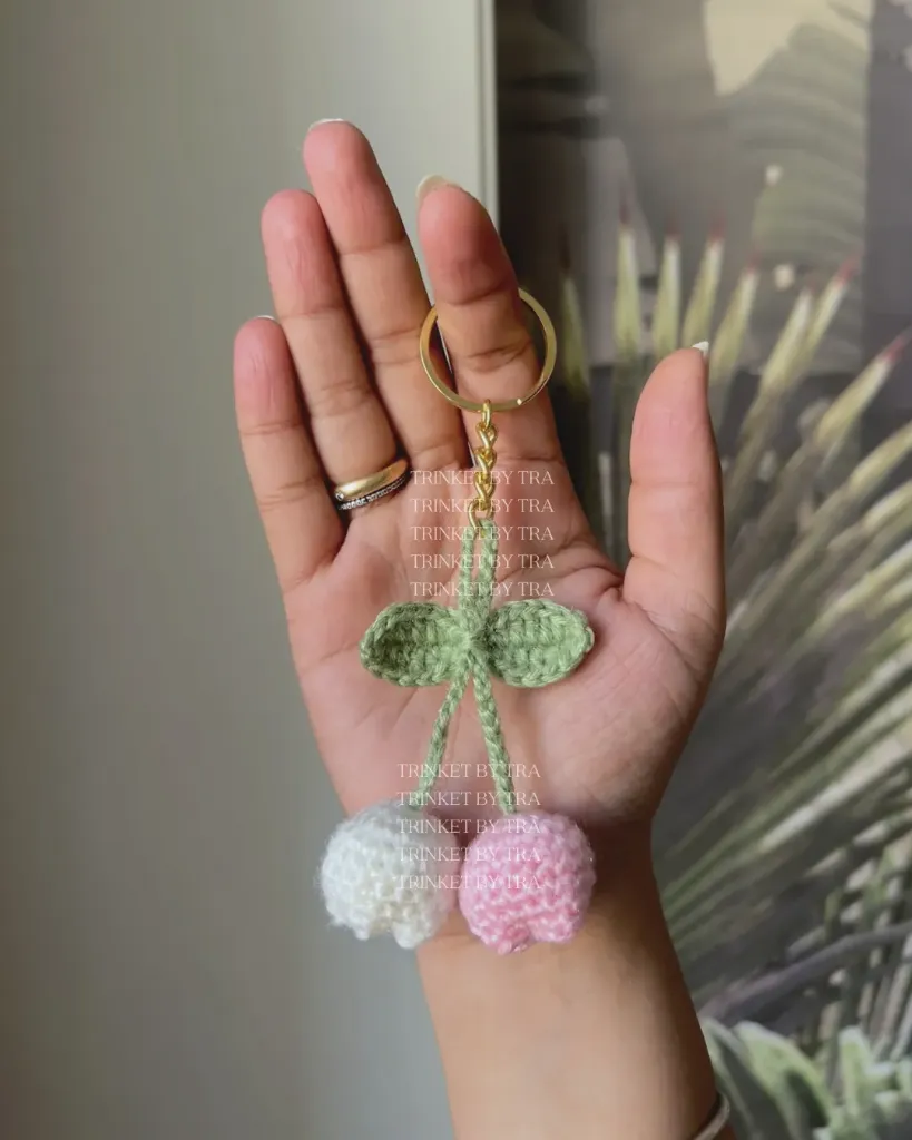 Tulip keychain (Baby pink + Off white)