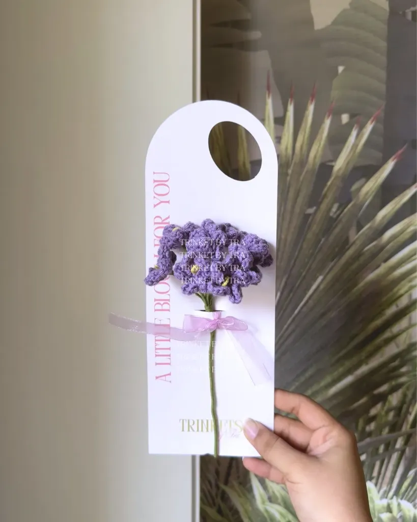 Forget me not on card (Lavender)