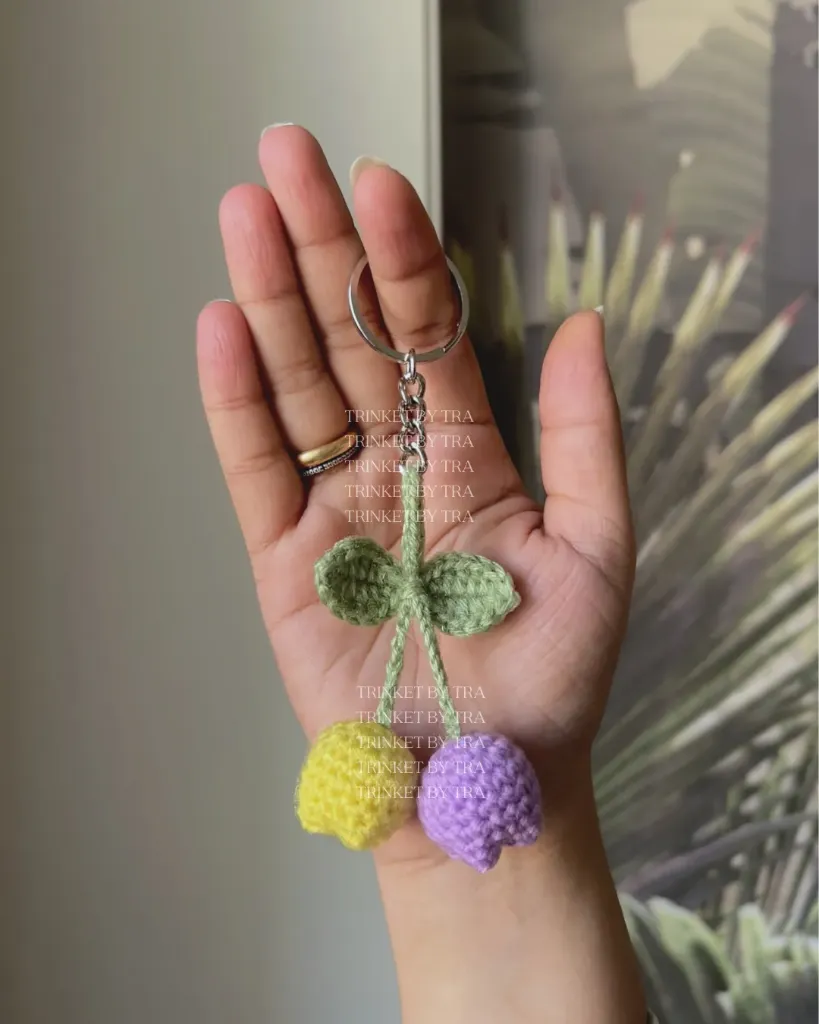 Tulip keychain (Lavender + Yellow)