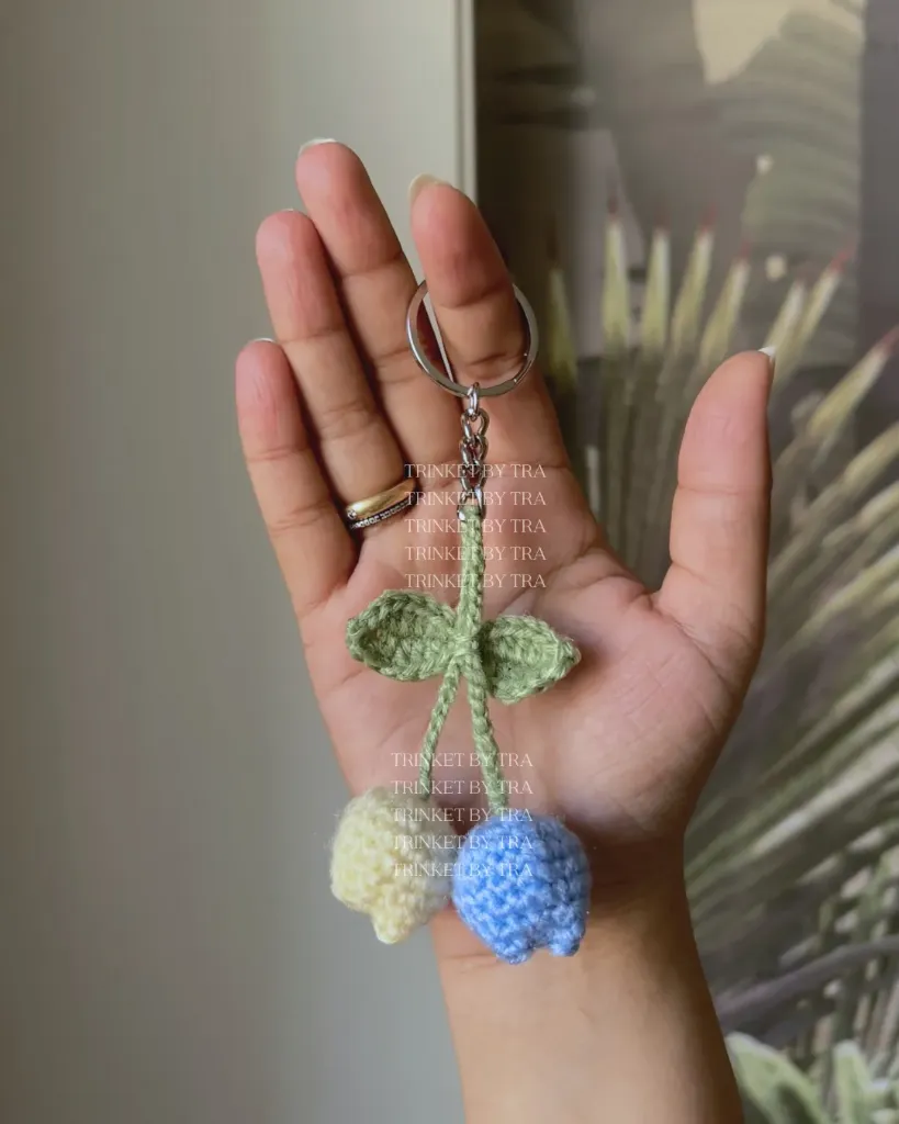 Tulip keychain (Lemon yellow + Powder blue)