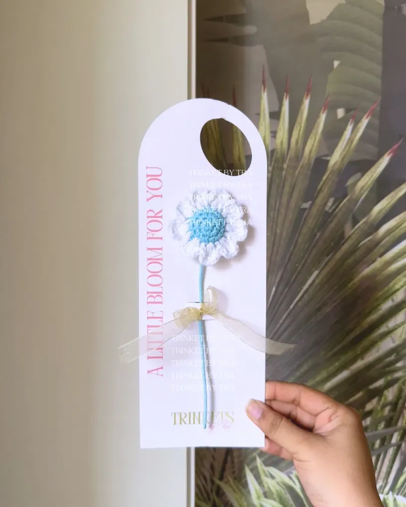 Mini daisy on card
