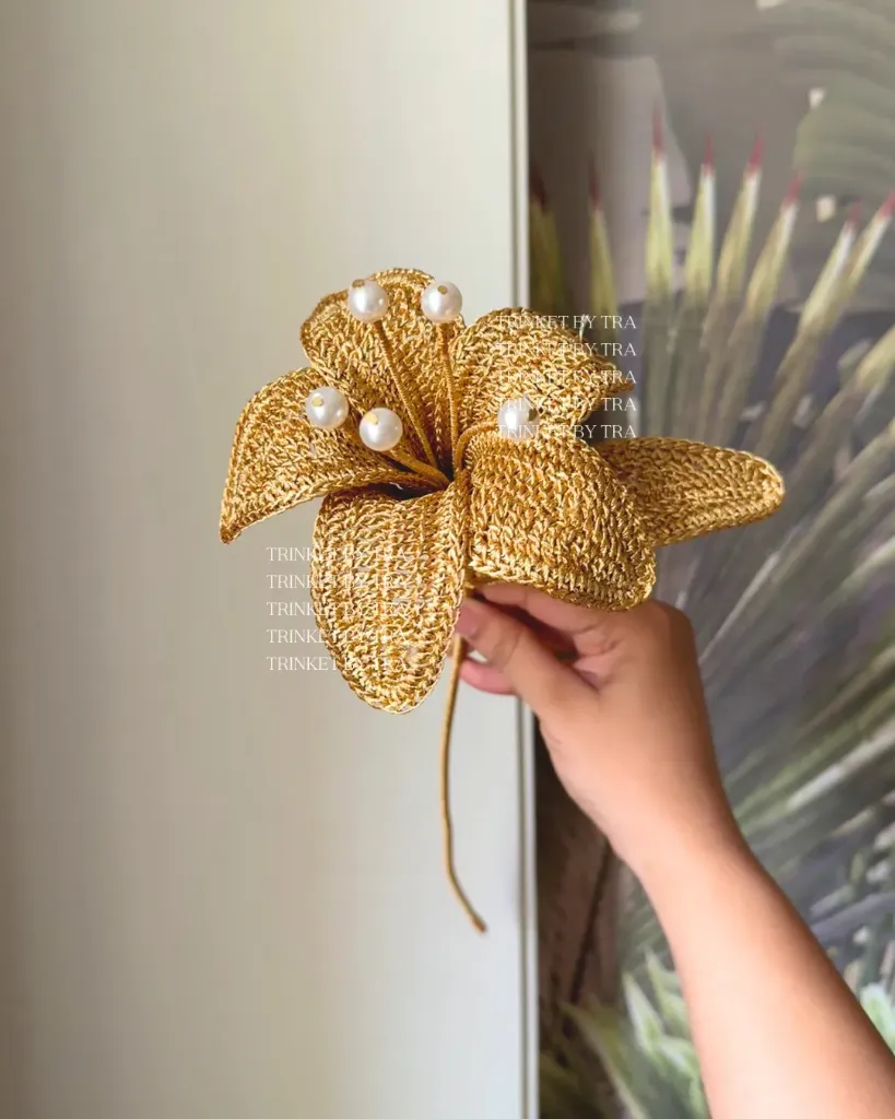 Celestial lily (Champagne)
